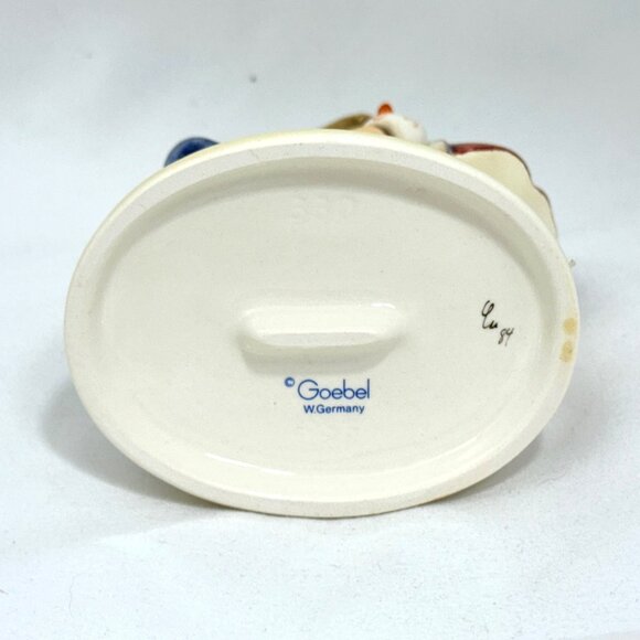 Goebel Hummel #330 - Baking Day - TMK6 - West Germany - Picture 9 of 10